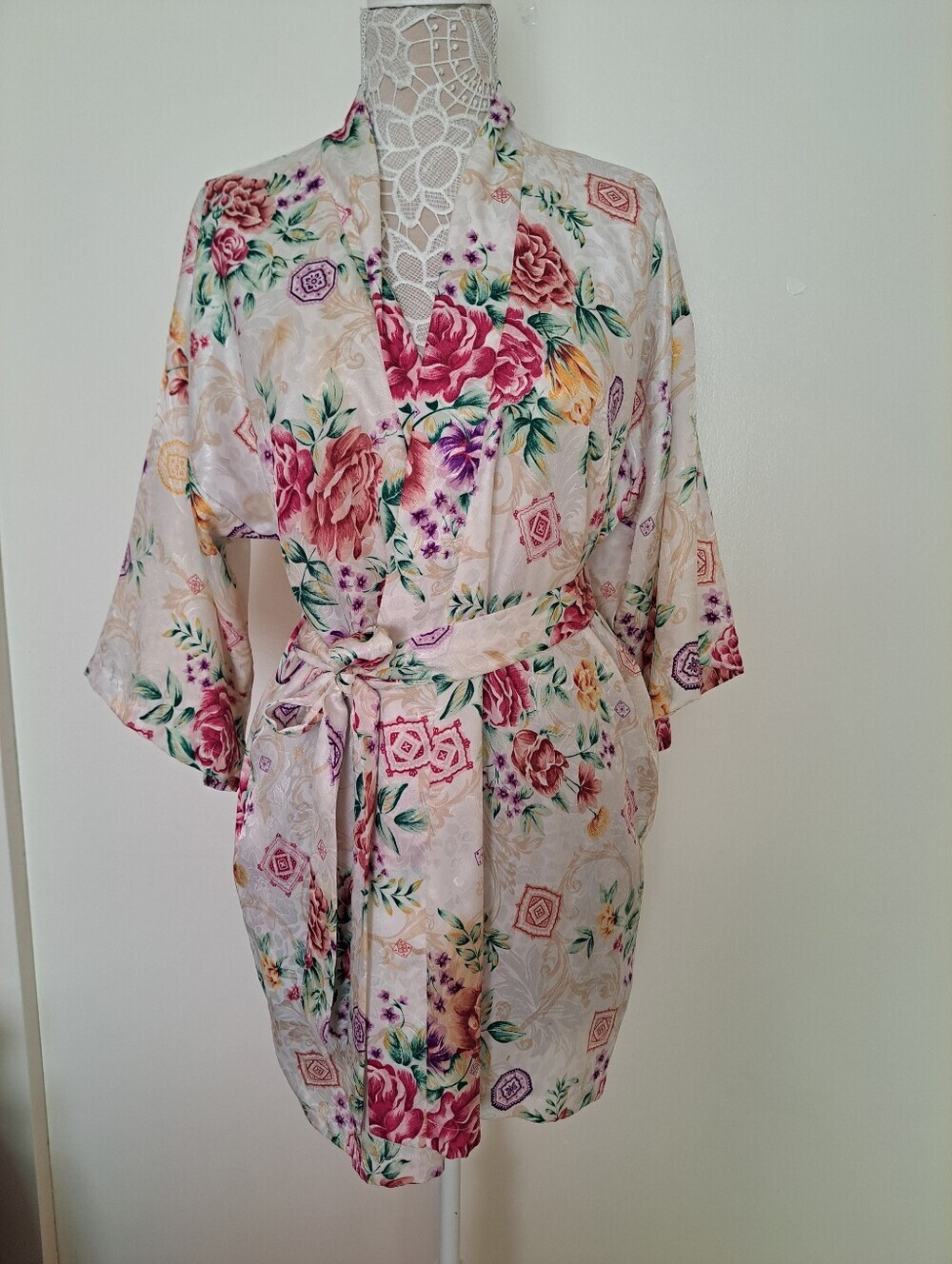 L.A Intimates Robe Sleepwear Floral Satin Kimono Robe in Blush and Rose